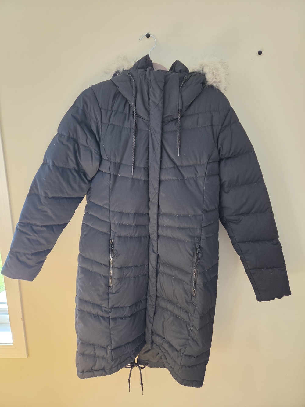 Columbia Long Black Hooded Puffer Coat with Faux-Fur Trim